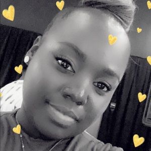 Meet your Posher, Monique